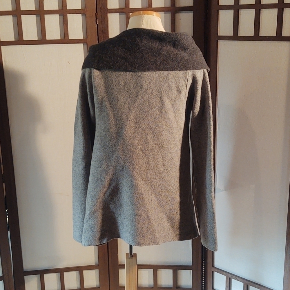 Chiarmante Wool Blend Gray Asymmetrical Cardigan Sz M - Picture 5 of 11